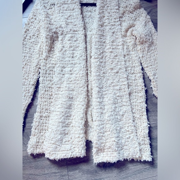 Anthropologie - Akemi + Kin Bernadette Cardigan in off-white. Size M - Picture 10 of 12